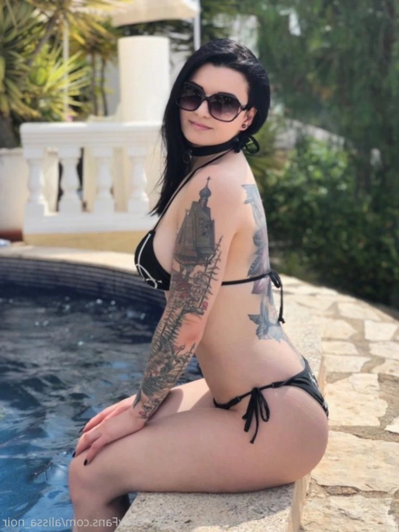 AlissaNoir [ alissa_noir ] Onlyfans leaked photo 11068056 on Hotleaks.tv