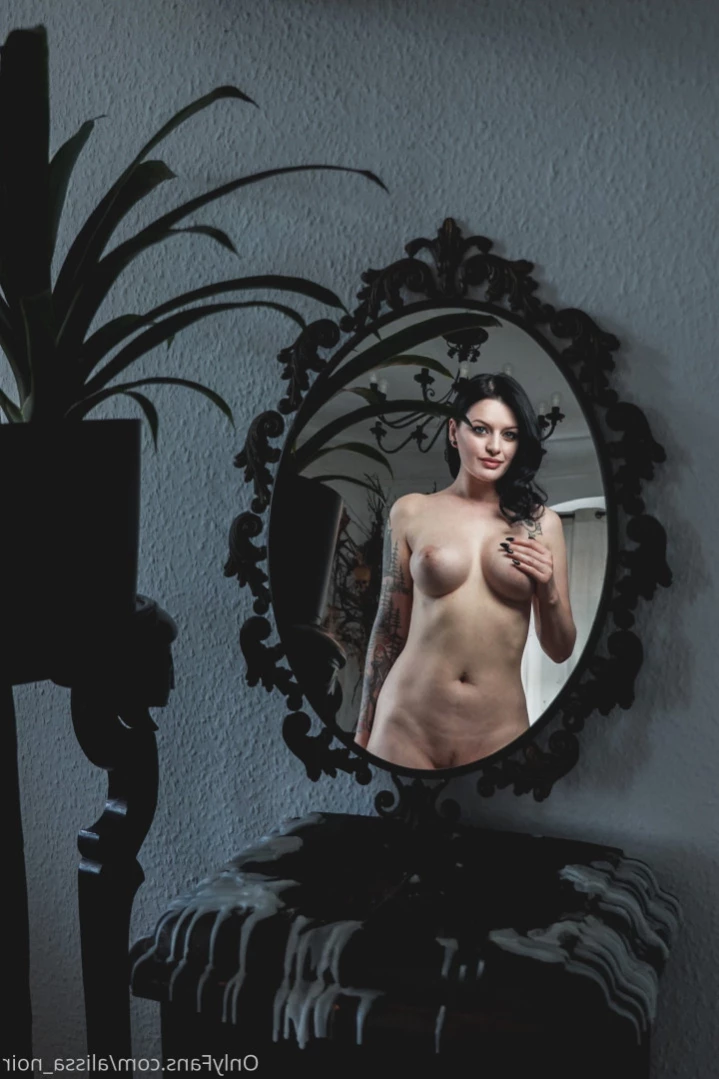 AlissaNoir [ alissa_noir ] Onlyfans leaked photo 12820671 on Hotleaks.tv