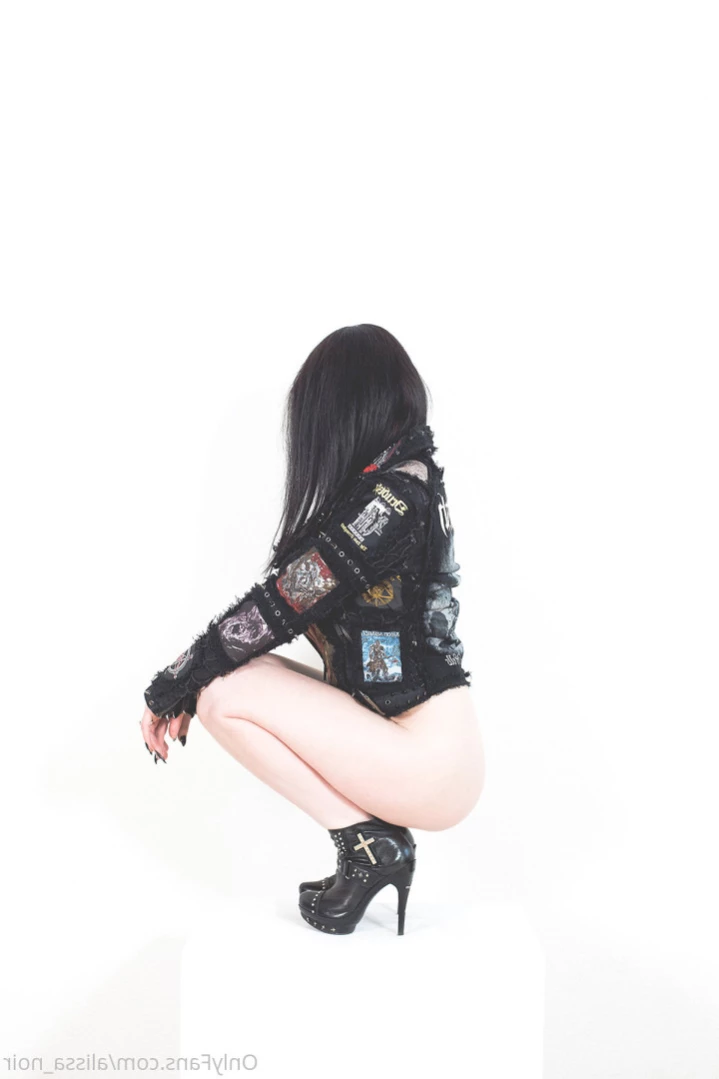 AlissaNoir [ alissa_noir ] Onlyfans leaked photo 13758456 on Hotleaks.tv