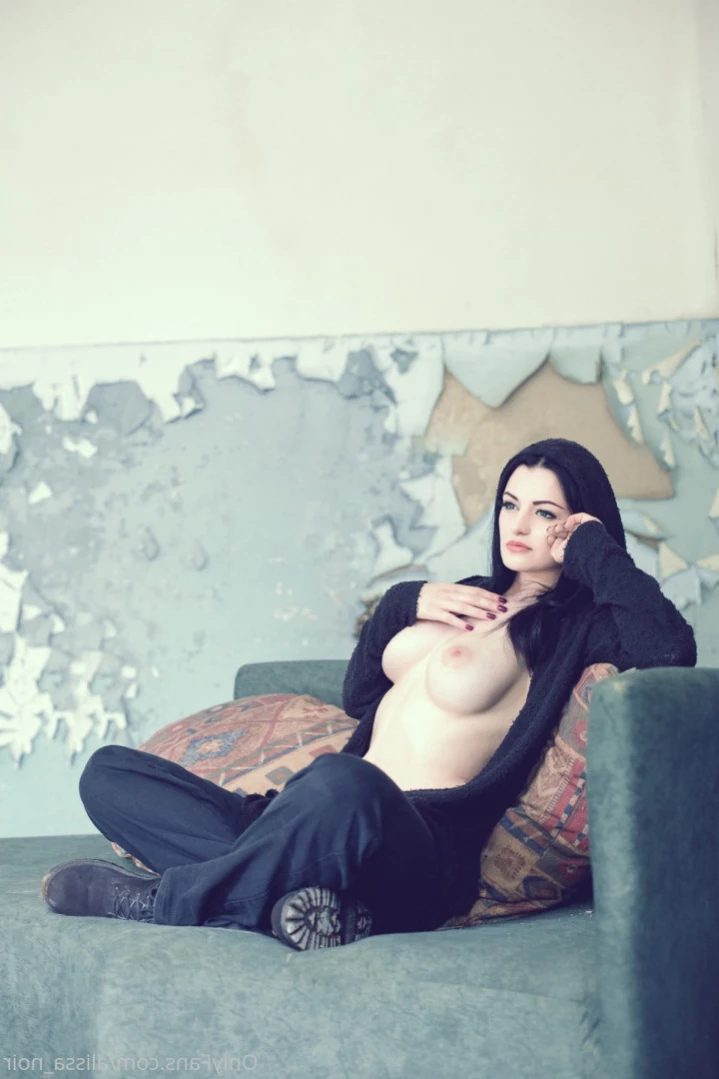 AlissaNoir [ alissa_noir ] Onlyfans leaked photo 14571018 on Hotleaks.tv