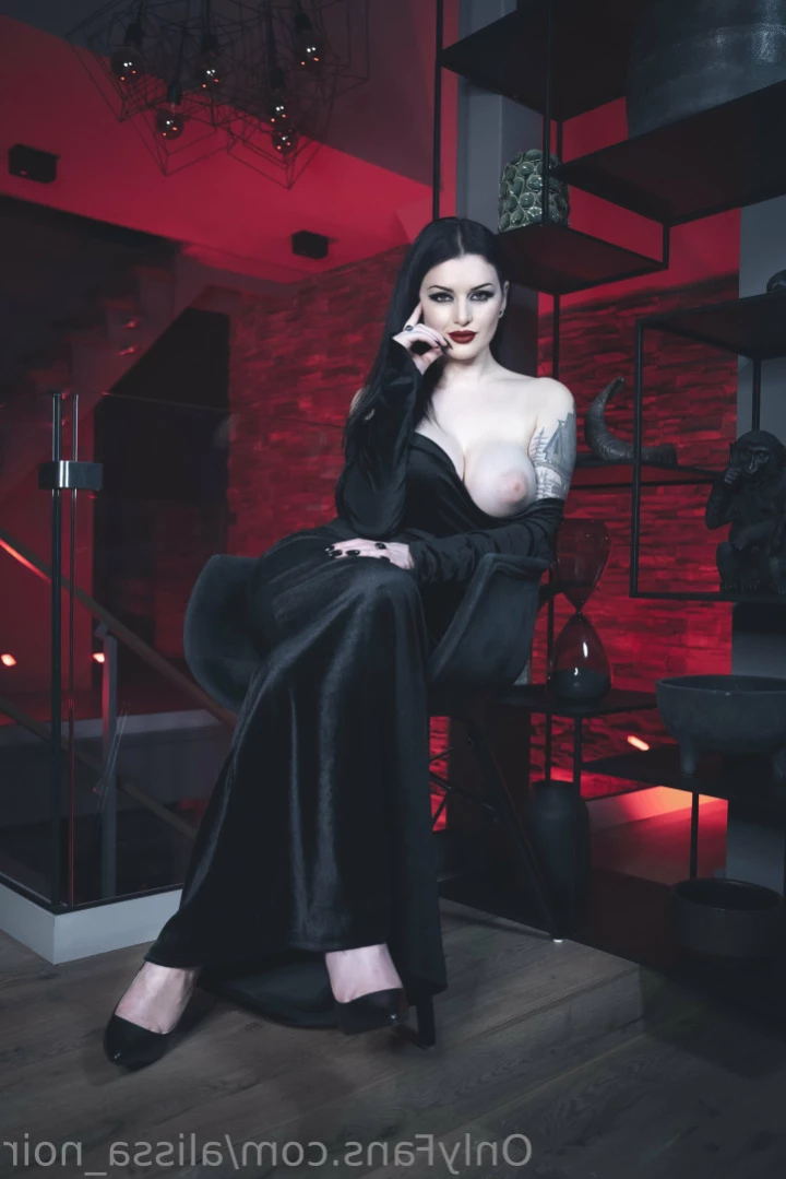 AlissaNoir [ alissa_noir ] Onlyfans leaked photo 15551509 on Hotleaks.tv
