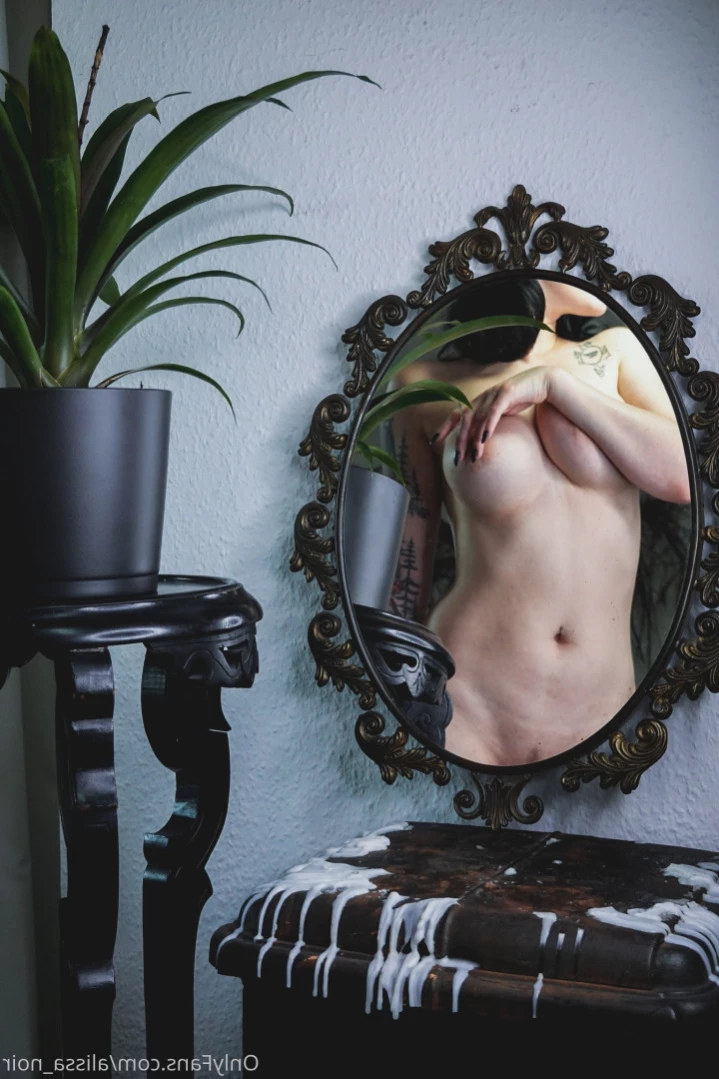 AlissaNoir [ alissa_noir ] Onlyfans leaked photo 15933307 on Hotleaks.tv