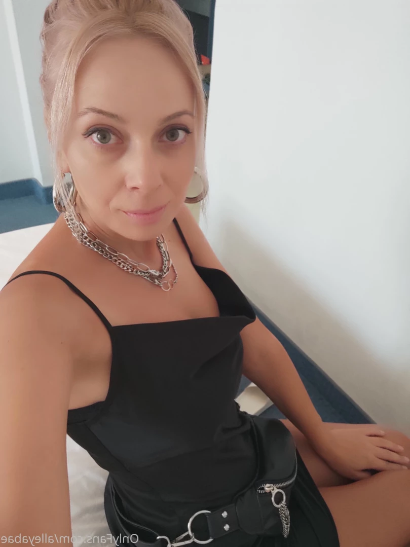 🦄🍭 𝓐𝓵𝓵𝓮𝔂𝓪 𝓑𝓪𝓮  🍭🦄 [ alleyabae ] Onlyfans leaked photo 14056479 on Hotleaks.tv