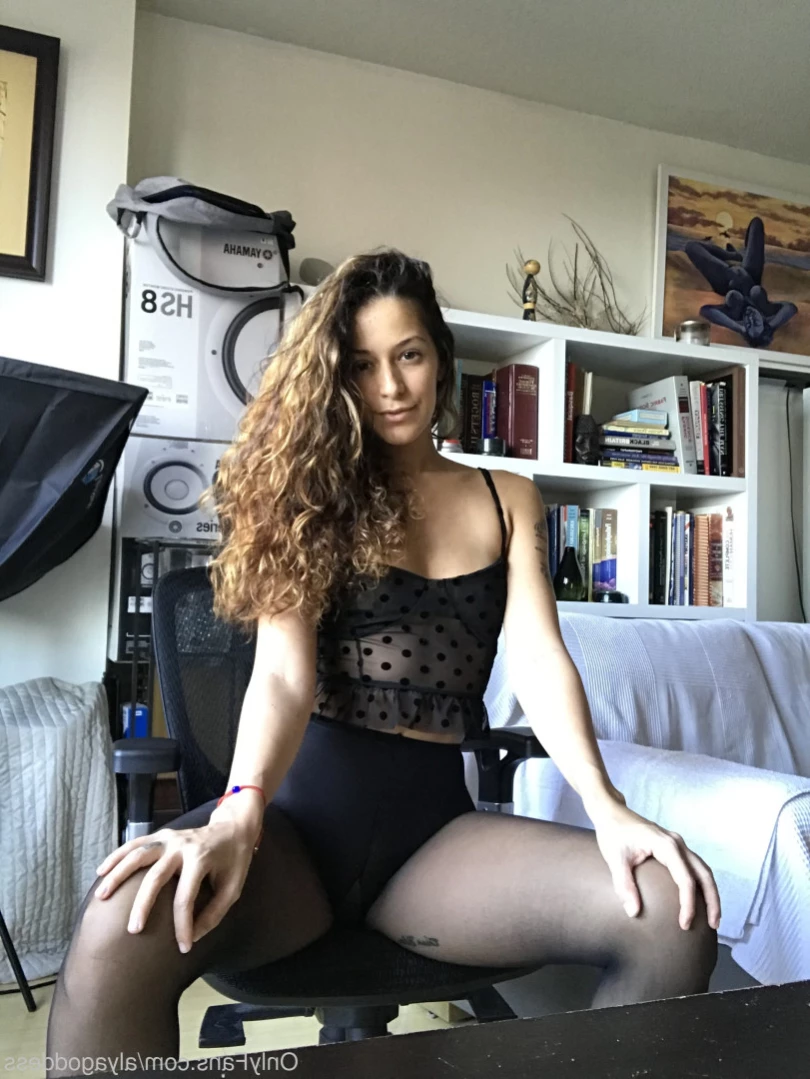Alyafeets [ alyagoddess ] Onlyfans leaked photo 11070942 on Hotleaks.tv