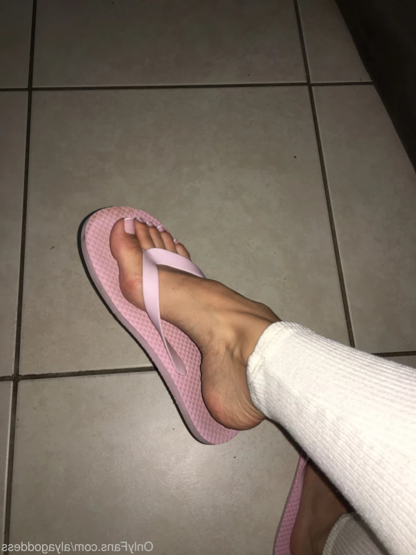 Alyafeets [ alyagoddess ] Onlyfans leaked photo 11391494 on Hotleaks.tv