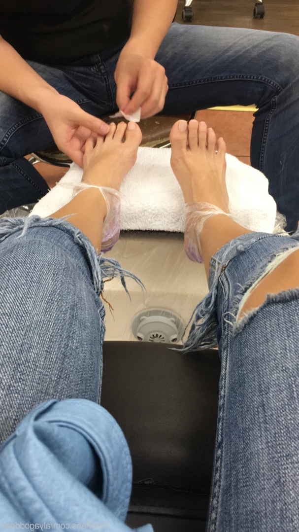 Alyafeets [ alyagoddess ] Onlyfans leaked photo 14571215 on Hotleaks.tv