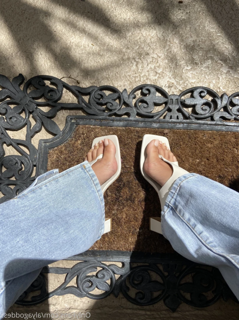 Alyafeets [ alyagoddess ] Onlyfans leaked photo 14573990 on Hotleaks.tv
