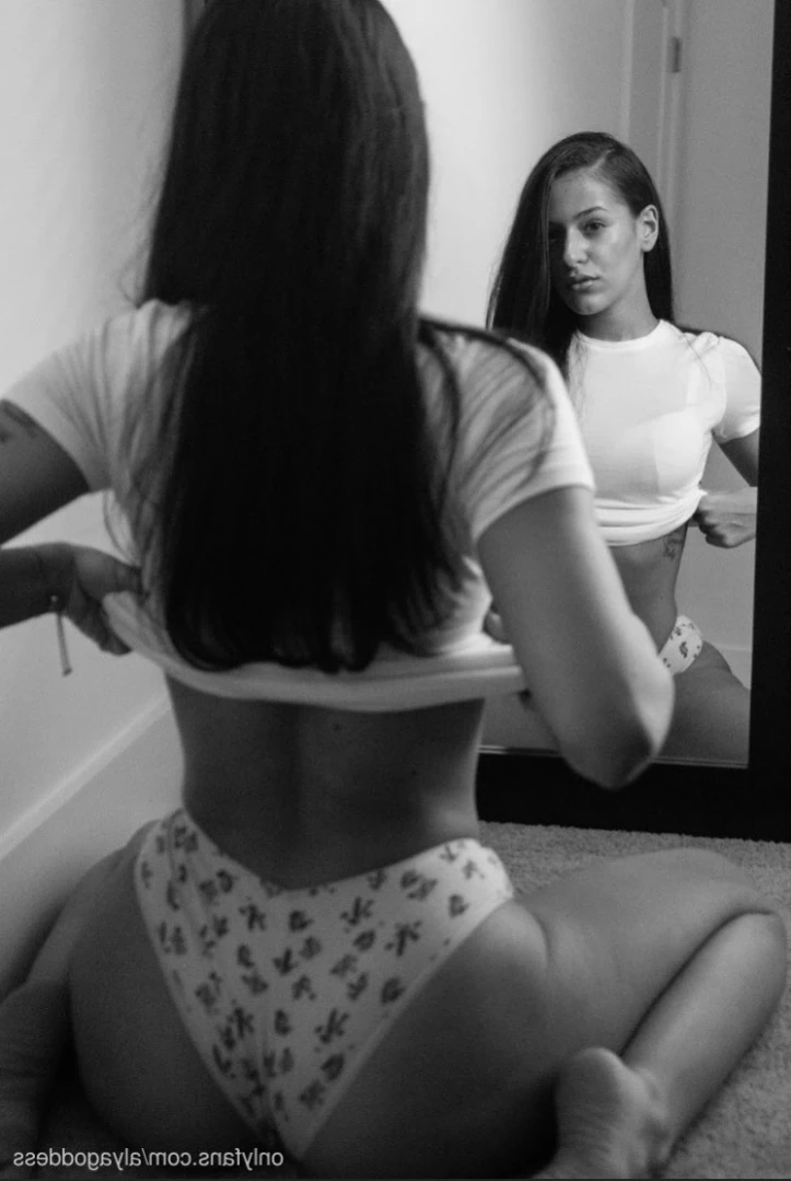 Alyafeets [ alyagoddess ] Onlyfans leaked photo 14811827 on Hotleaks.tv