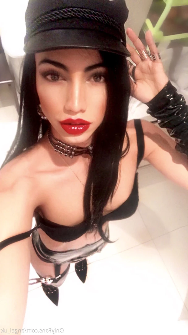 Miss 👑 𝐁𝐄𝐋𝐋𝐀 𝐀𝐍𝐆𝐄𝐋🏆🥇💋 [ angel_uk ] Onlyfans leaked photo 9409213 on Hotleaks.tv