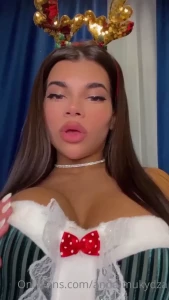 8472129