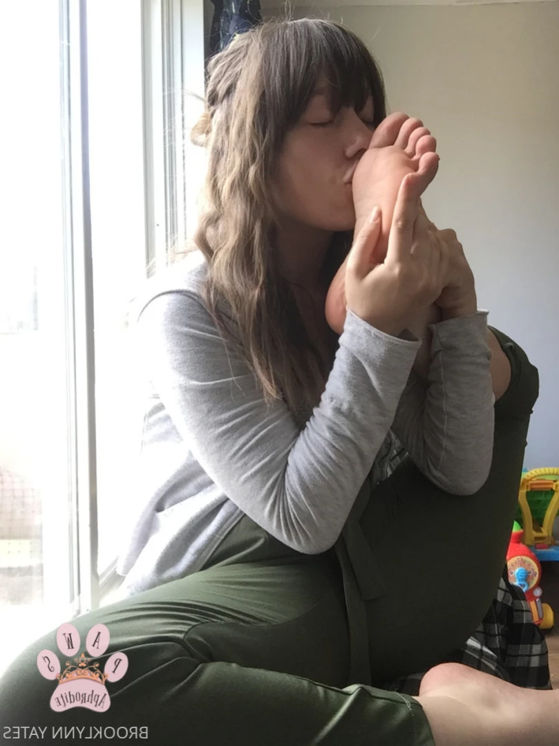 Brooklynn Yates [ aphroditepaws ] Onlyfans leaked photo 14659867 on Hotleaks.tv