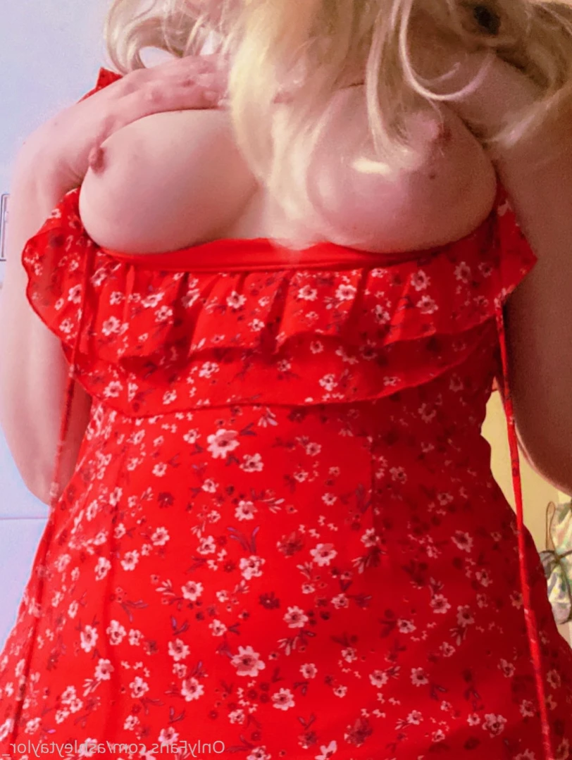 ashleytaylor13 Onlyfans leaked photo 11940700 on Hotleaks.tv