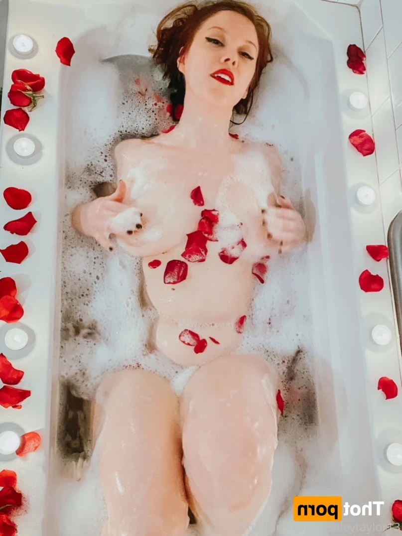 ashleytaylor13 Onlyfans leaked photo 15492417 on Hotleaks.tv
