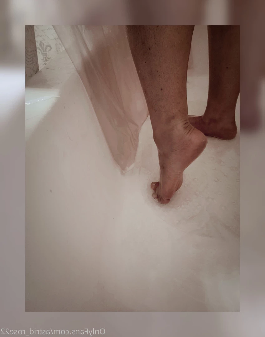 astrid_rose22 Onlyfans leaked photo 9848625 on Hotleaks.tv
