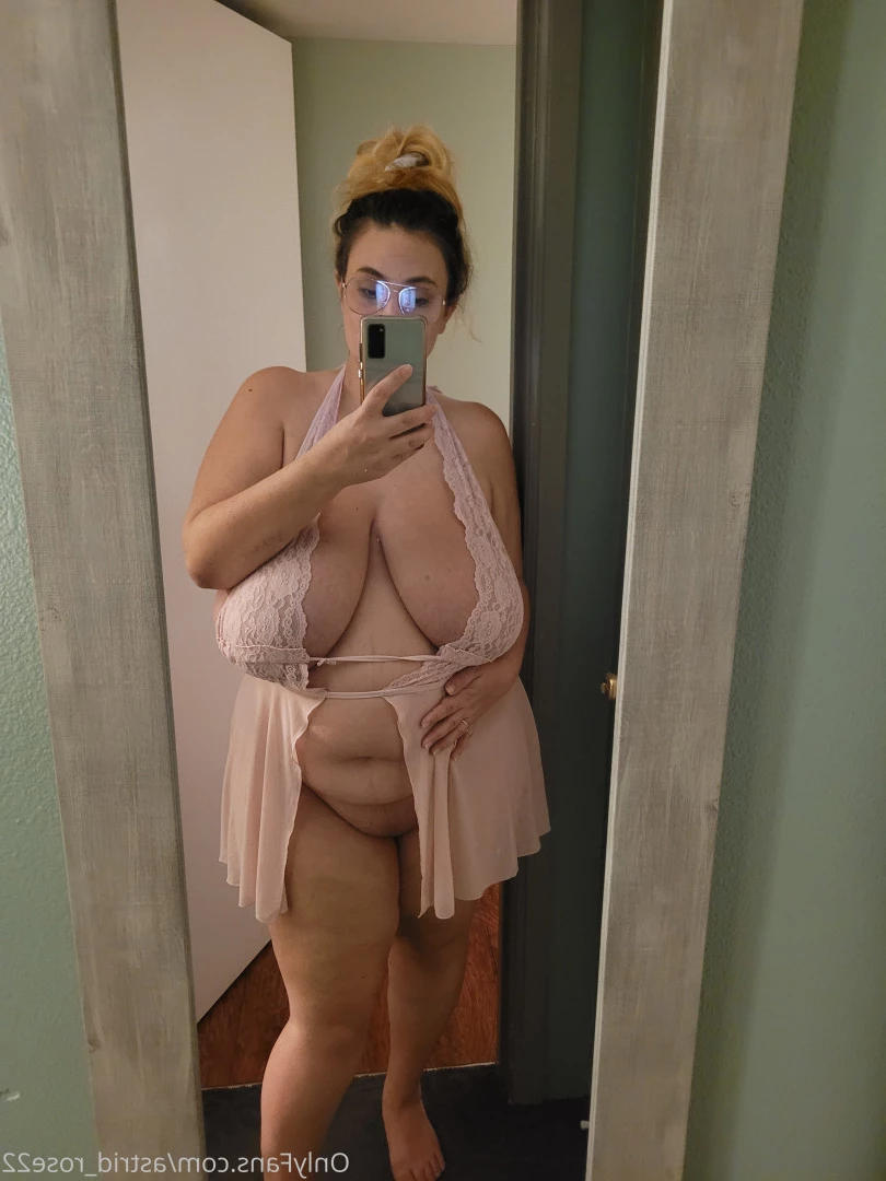 astrid_rose22 Onlyfans leaked photo 9849486 on Hotleaks.tv