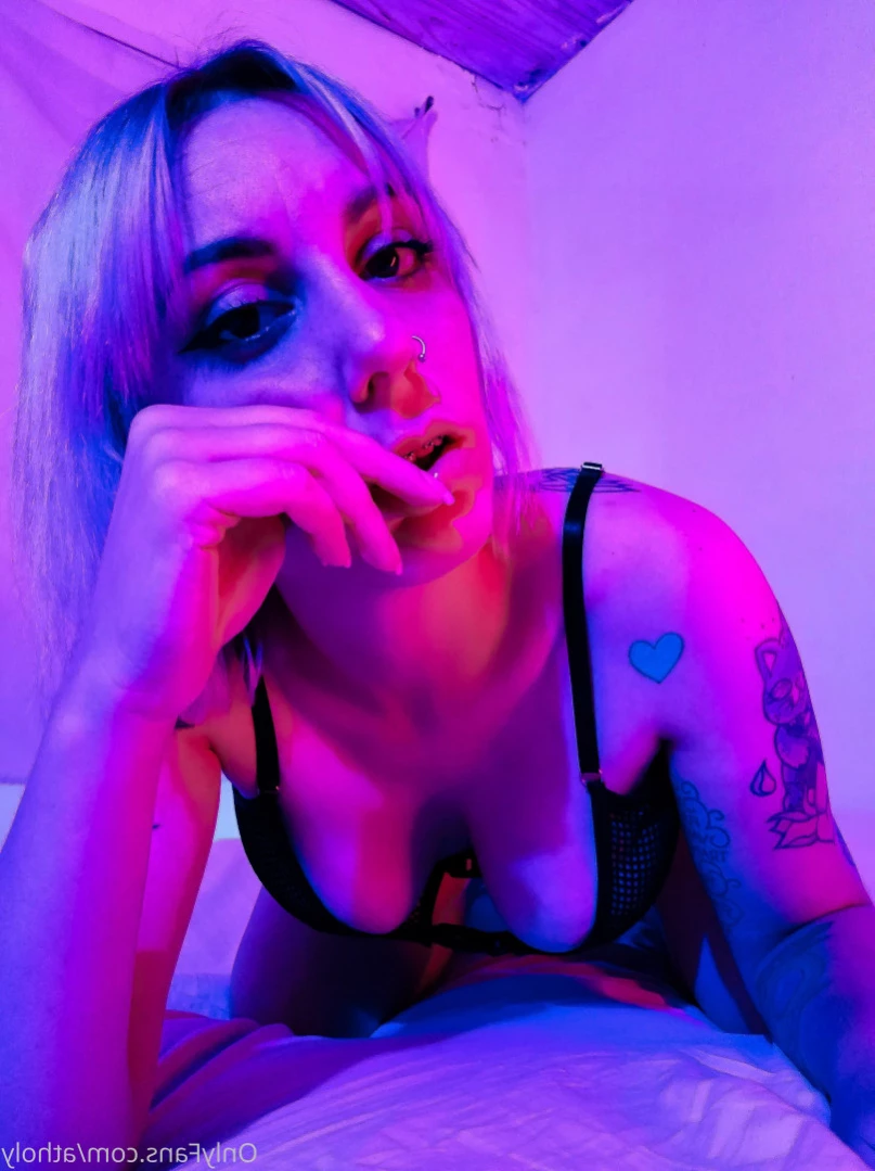 🐰𝐀𝐭𝐡𝐨𝐥𝐲𝐓𝐕🐰 [ atholytv ] Onlyfans leaked photo 11380372 on Hotleaks.tv