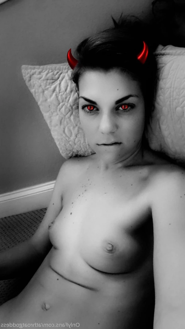 throatgoddess [ athroatgoddess ] Onlyfans leaked photo 9459457 on Hotleaks.tv
