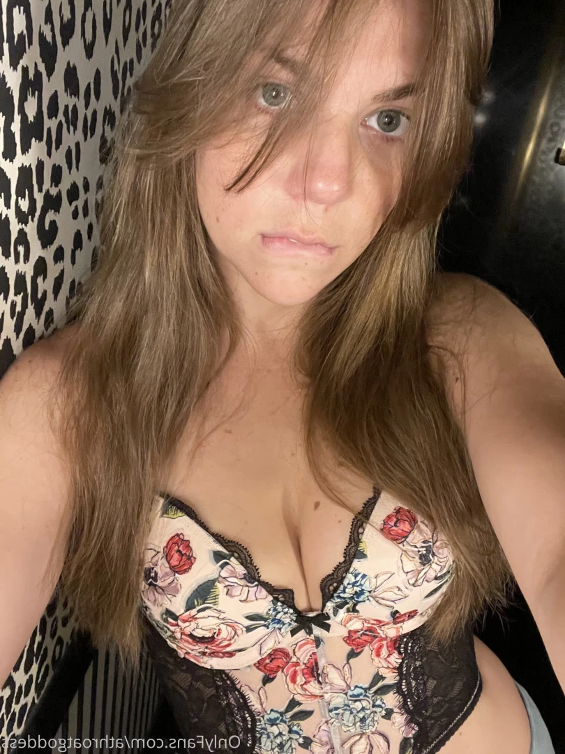 throatgoddess [ athroatgoddess ] Onlyfans leaked photo 9464411 on Hotleaks.tv