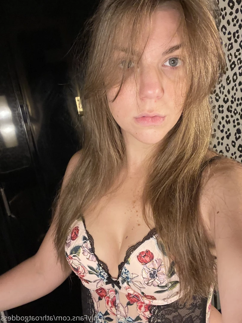 throatgoddess [ athroatgoddess ] Onlyfans leaked photo 9469697 on Hotleaks.tv