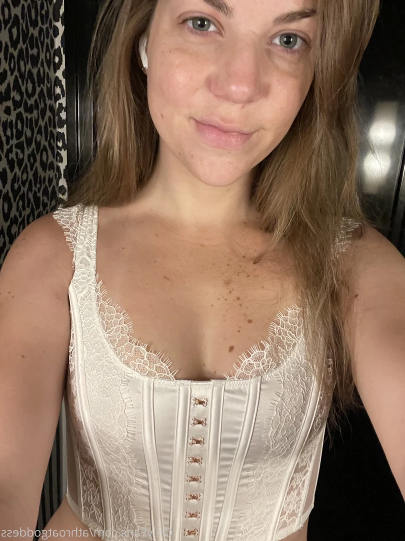 throatgoddess [ athroatgoddess ] Onlyfans leaked photo 9471349 on Hotleaks.tv