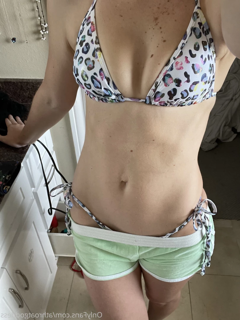 throatgoddess [ athroatgoddess ] Onlyfans leaked photo 9472799 on Hotleaks.tv
