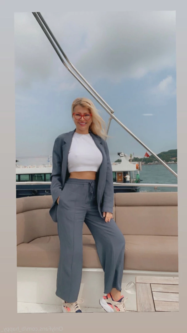 Andana [ b_happy_ ] Onlyfans leaked photo 14571517 on Hotleaks.tv