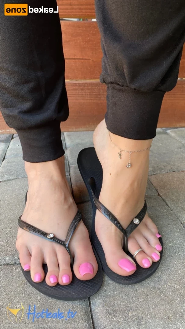 beautyandherfeetz Onlyfans leaked photo 14651675 on Hotleaks.tv