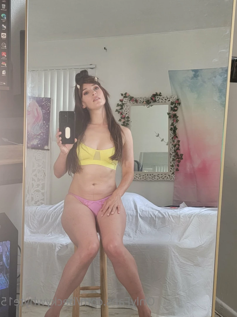 BeckyWhyte [ beckywhyte15 ] Onlyfans leaked photo 12152218 on Hotleaks.tv