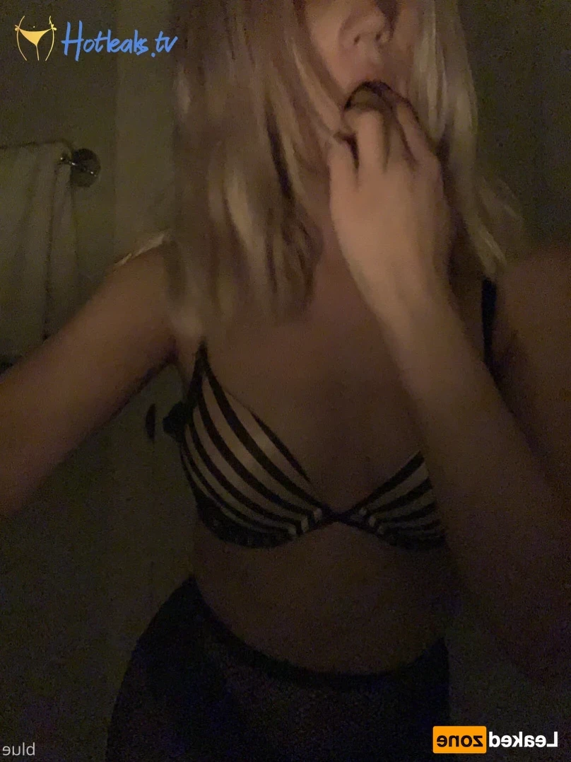 blue [ bluevelvetbaby ] Onlyfans leaked photo 13853745 on Hotleaks.tv