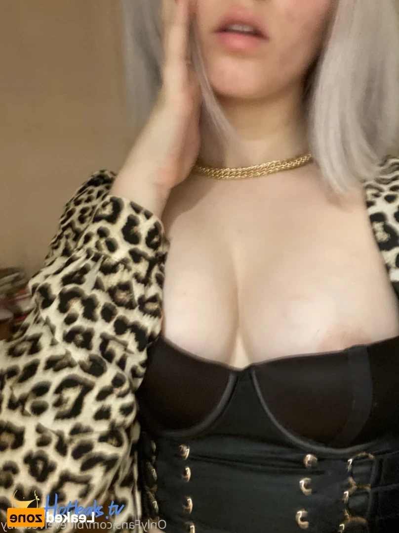 blue [ bluevelvetbaby ] Onlyfans leaked photo 14164375 on Hotleaks.tv