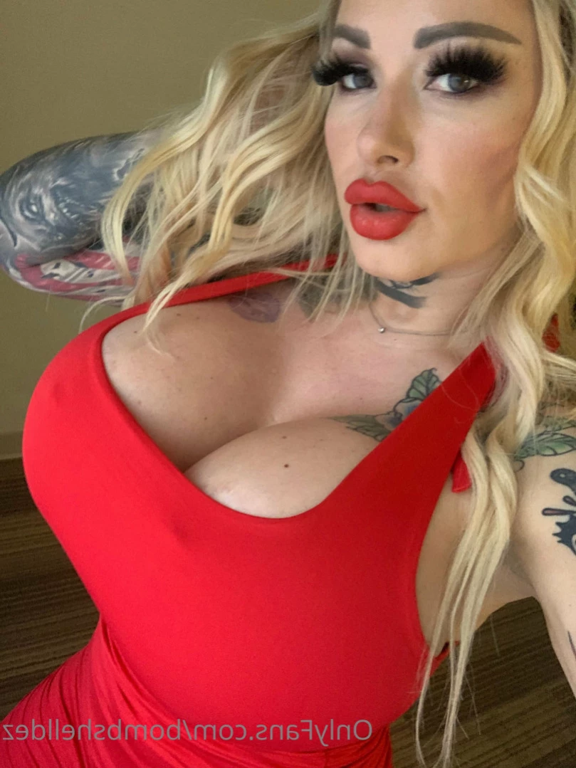 Busty Babe Dez [ bombshelldez ] Onlyfans leaked photo 13649814 on Hotleaks.tv