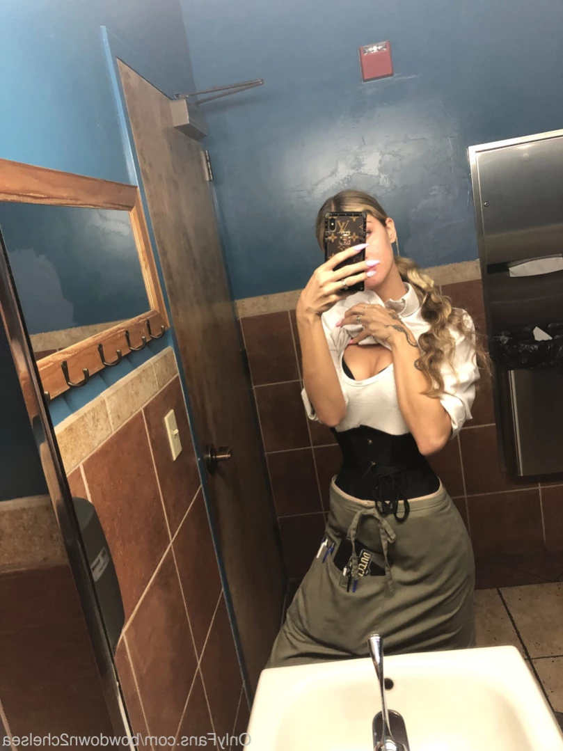 Princess Chelsea [ bowdown2chelsea ] Onlyfans leaked photo 11112435 on Hotleaks.tv