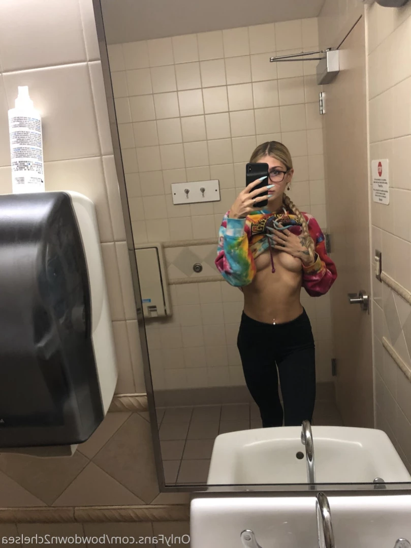 Princess Chelsea [ bowdown2chelsea ] Onlyfans leaked photo 11112543 on Hotleaks.tv