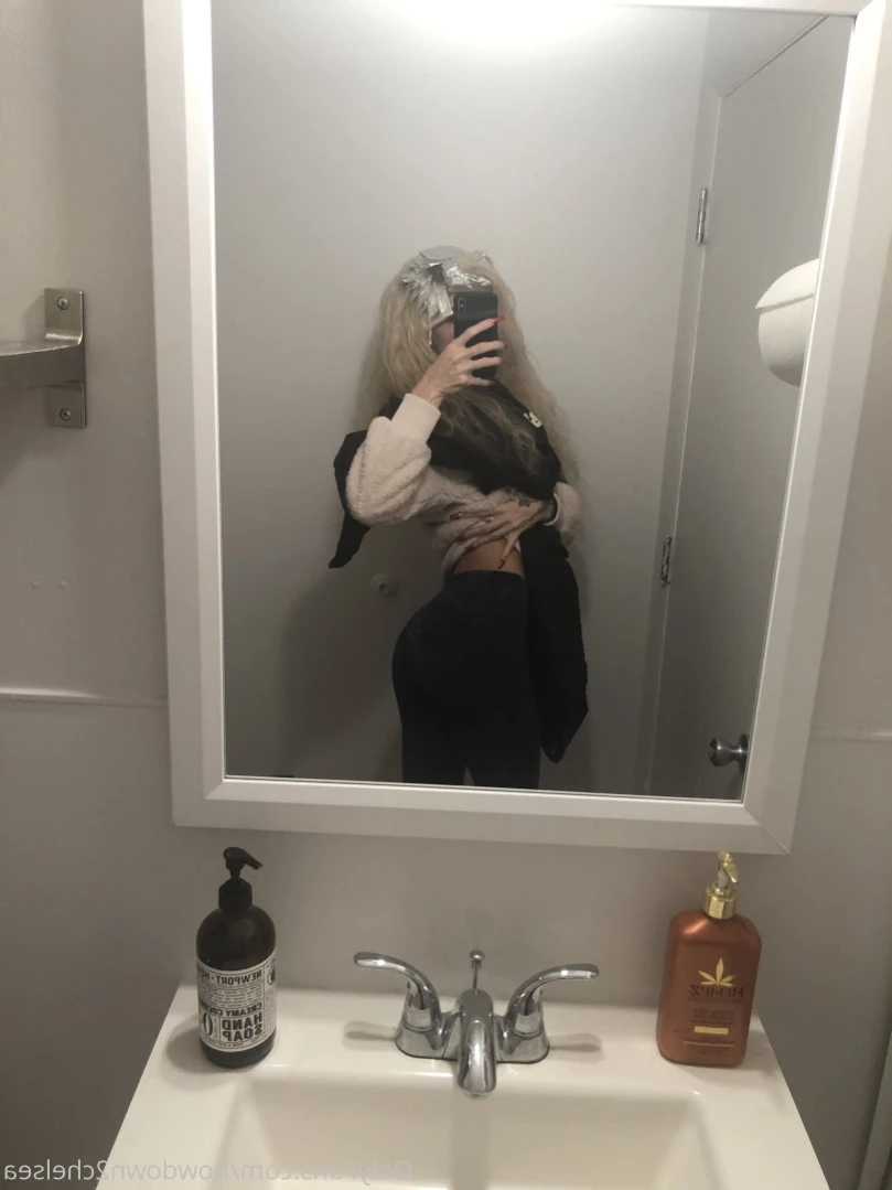 Princess Chelsea [ bowdown2chelsea ] Onlyfans leaked photo 11746834 on Hotleaks.tv