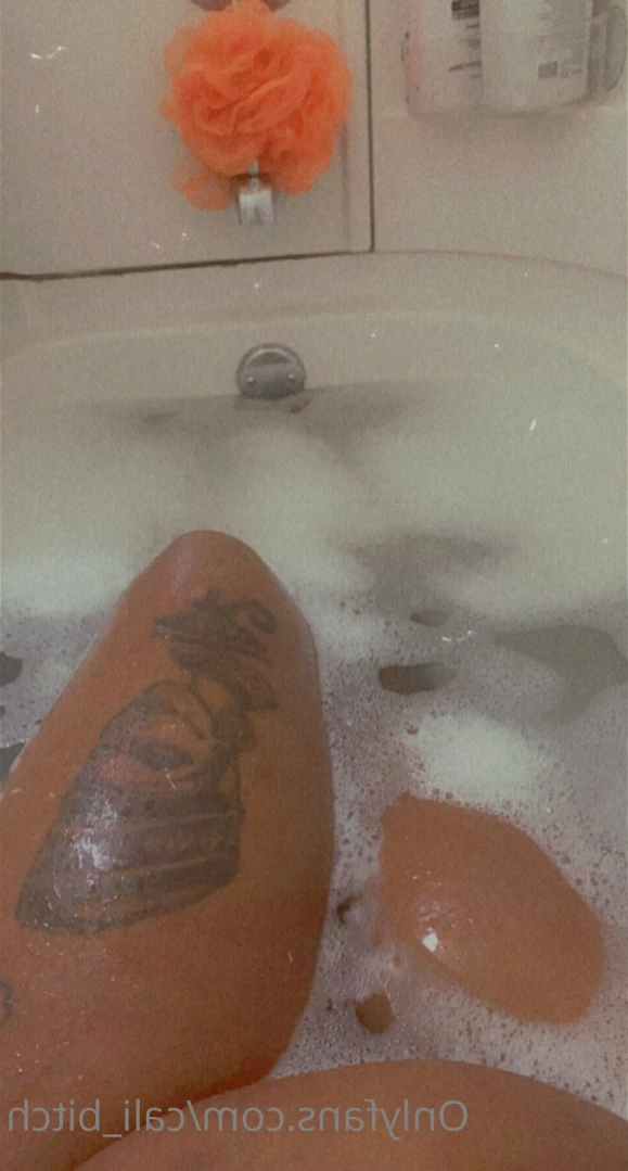 𝔽𝕦𝕝𝕝 𝕧𝕚𝕕𝕖𝕠𝕤 𝕠𝕟 𝕨𝕒𝕝𝕝😝😜 [ caliass ] Onlyfans leaked photo 11111061 on Hotleaks.tv