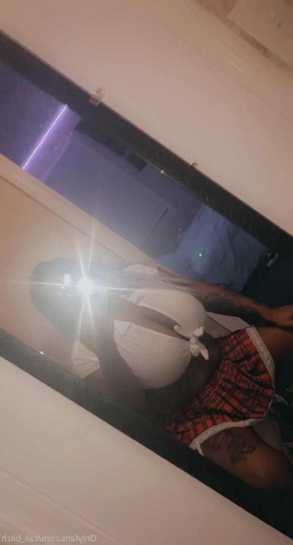 𝔽𝕦𝕝𝕝 𝕧𝕚𝕕𝕖𝕠𝕤 𝕠𝕟 𝕨𝕒𝕝𝕝😝😜 [ caliass ] Onlyfans leaked photo 15384625 on Hotleaks.tv