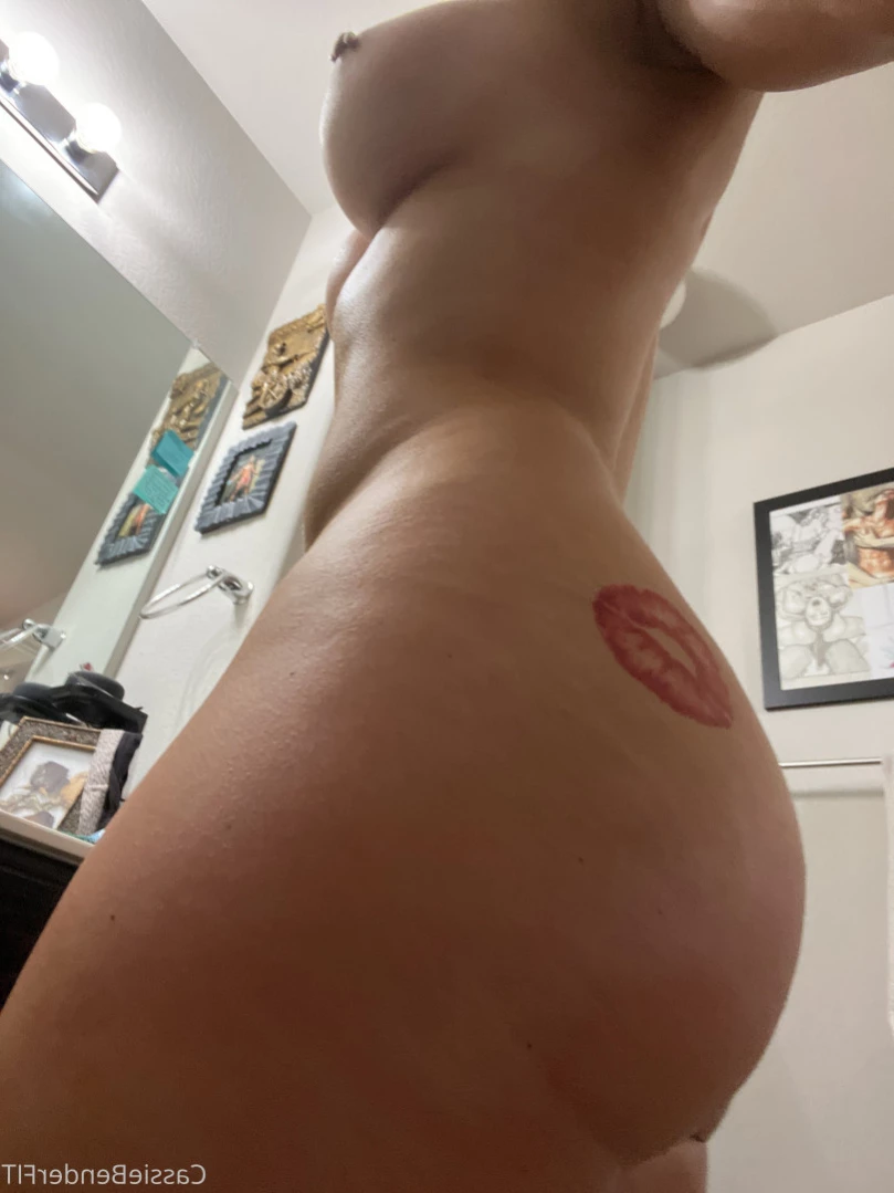 Cassie Bender [ cassiebenderfit ] Onlyfans leaked photo 10898709 on Hotleaks.tv