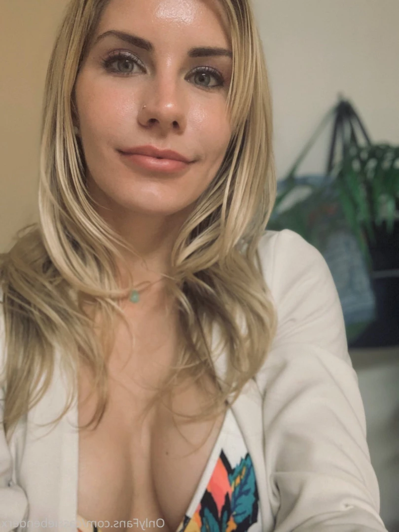 Cassie Bender [ cassiebenderfit ] Onlyfans leaked photo 11111956 on Hotleaks.tv