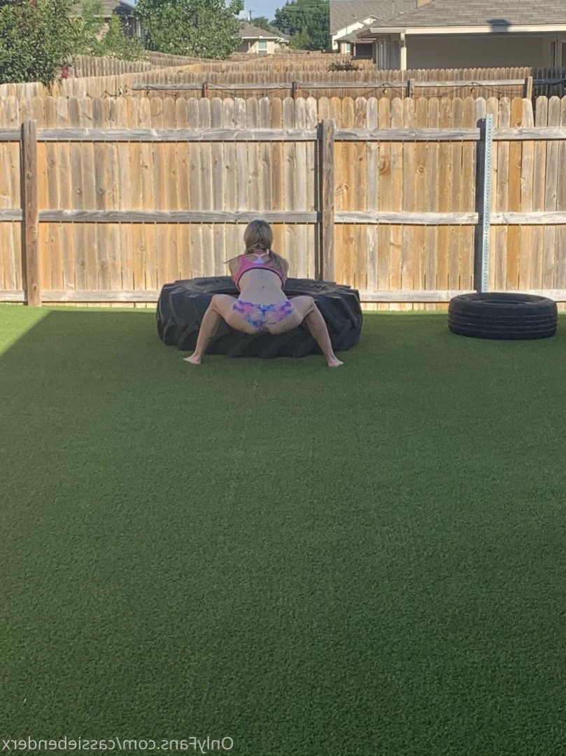 Cassie Bender [ cassiebenderfit ] Onlyfans leaked photo 11112027 on Hotleaks.tv