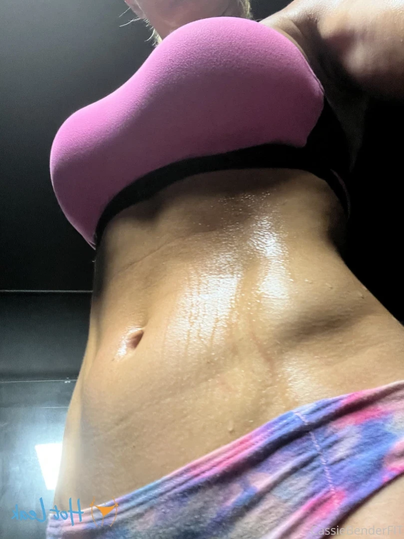 Cassie Bender [ cassiebenderfit ] Onlyfans leaked photo 12516770 on Hotleaks.tv