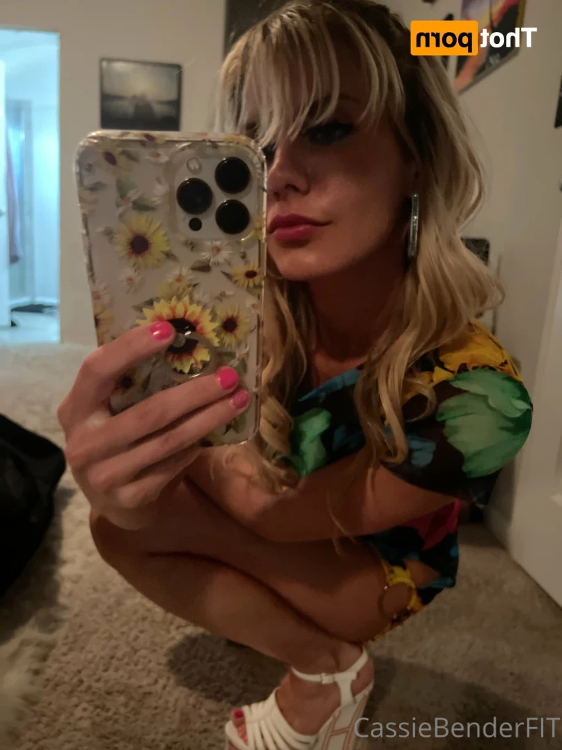 Cassie Bender [ cassiebenderfit ] Onlyfans leaked photo 13841243 on Hotleaks.tv