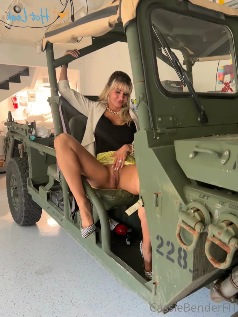 Cassie Bender [ cassiebenderfit ] Onlyfans leaked photo 14178006 on Hotleaks.tv
