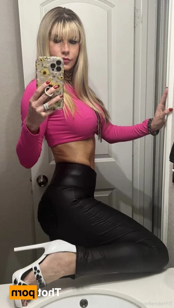 Cassie Bender [ cassiebenderfit ] Onlyfans leaked photo 14187639 on Hotleaks.tv