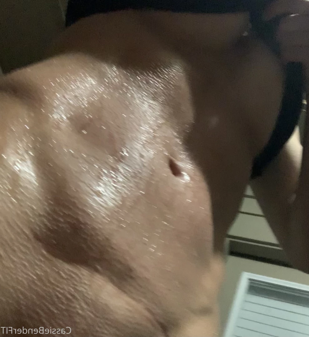 Cassie Bender [ cassiebenderfit ] Onlyfans leaked photo 14474982 on Hotleaks.tv