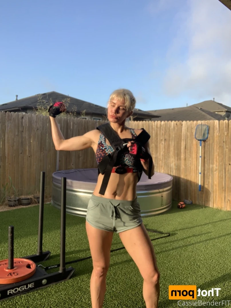 Cassie Bender [ cassiebenderfit ] Onlyfans leaked photo 14618057 on Hotleaks.tv