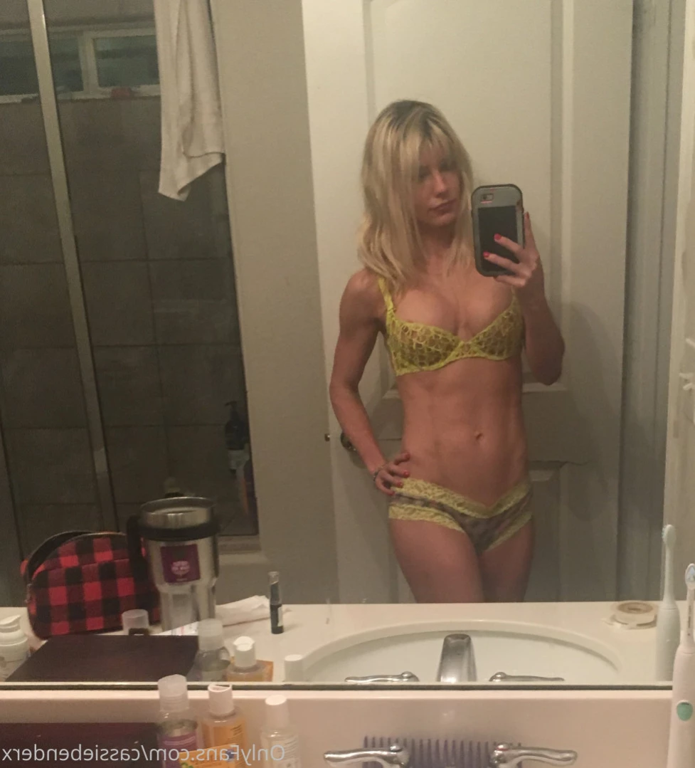 Cassie Bender [ cassiebenderfit ] Onlyfans leaked photo 15661161 on Hotleaks.tv