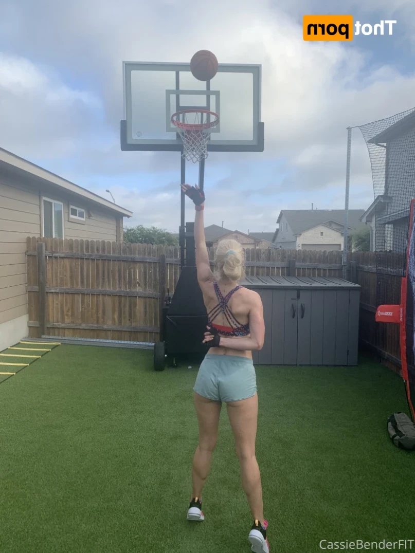 Cassie Bender [ cassiebenderfit ] Onlyfans leaked photo 15971078 on Hotleaks.tv