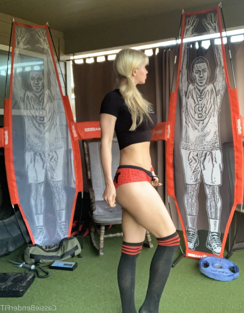 Cassie Bender [ cassiebenderfit ] Onlyfans leaked photo 15991060 on Hotleaks.tv