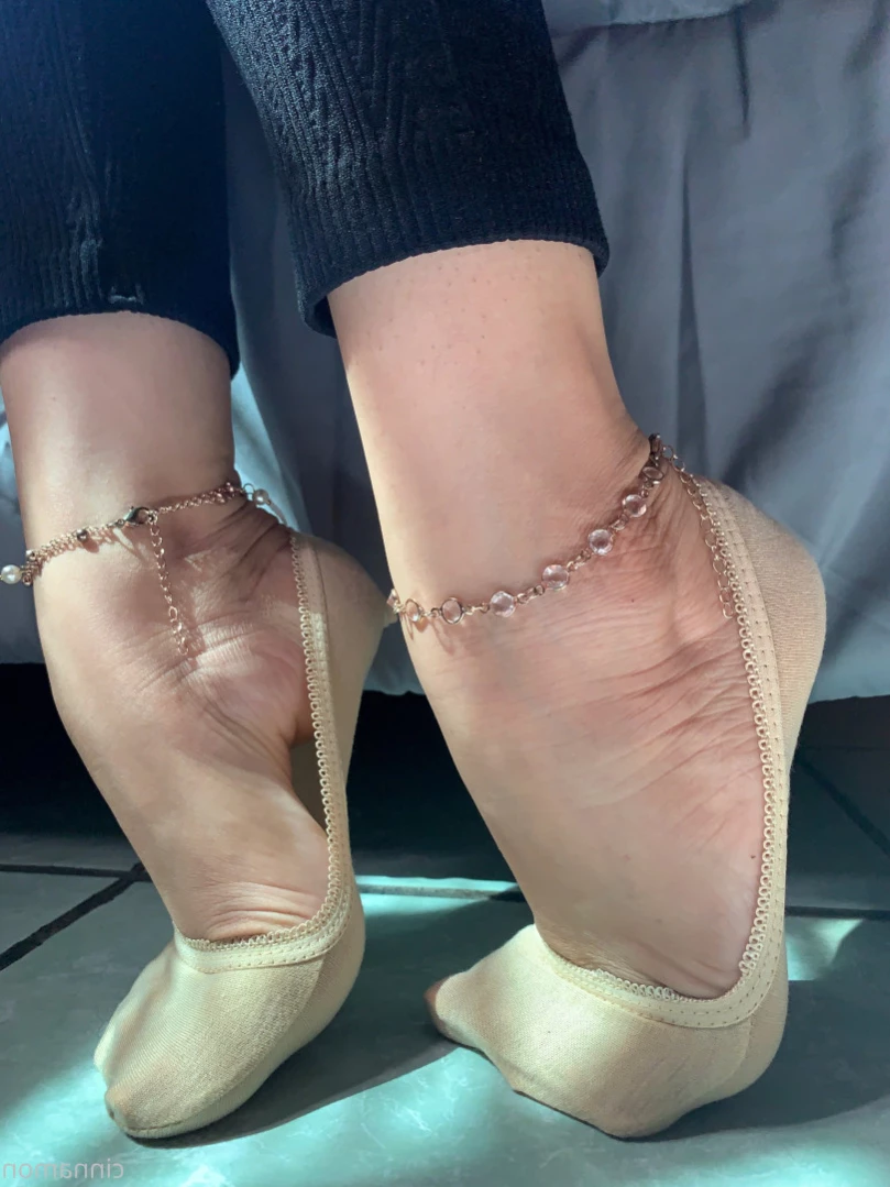 Goddess Cinnamon VIP👣👸🏻 [ cinnamonfeet2 ] Onlyfans leaked photo 11116173 on Hotleaks.tv