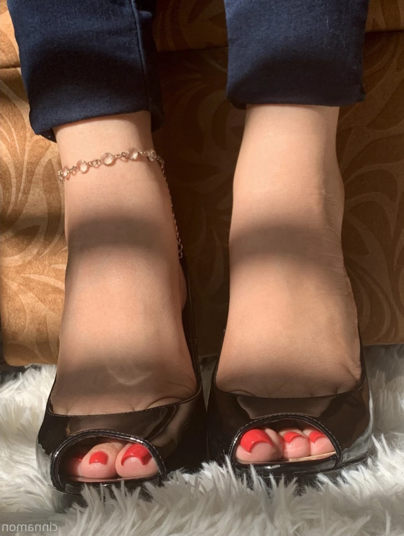 Goddess Cinnamon VIP👣👸🏻 [ cinnamonfeet2 ] Onlyfans leaked photo 11116181 on Hotleaks.tv